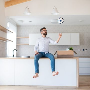 Risk Work: a disguise for free entrepreneur labour